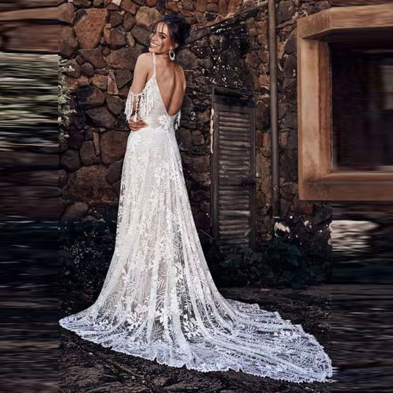 Bohemian Lace Wedding Dress A-Line Sexy Backless Spaghetti Straps Long Country Bridal Gowns Appliques Ivory And Champagne Lining Court Train Robe De M
