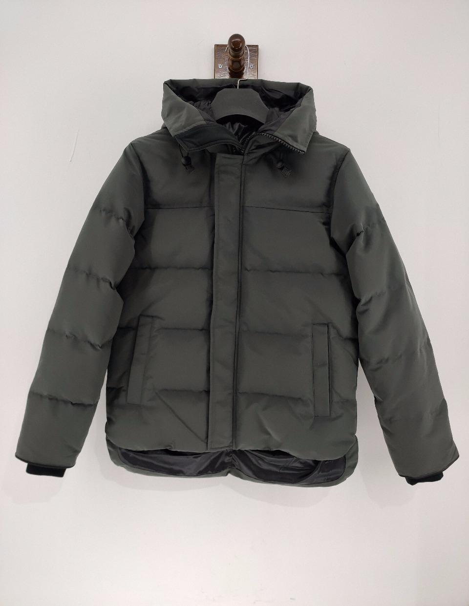 2022 Men Desinger Down Jacket Outerwear Suitable for Extreme Cold Areas Windproof Outerwear Bomber Jackets Adventure Coat Hooded Fourrure, Photo style and color
2022 Men Desinger Down Jacket Outerwear Suitable for Extreme Cold Areas Windproof Outerwear Bomber Jackets Adventure Coat Hooded Fourrure, Photo style and color