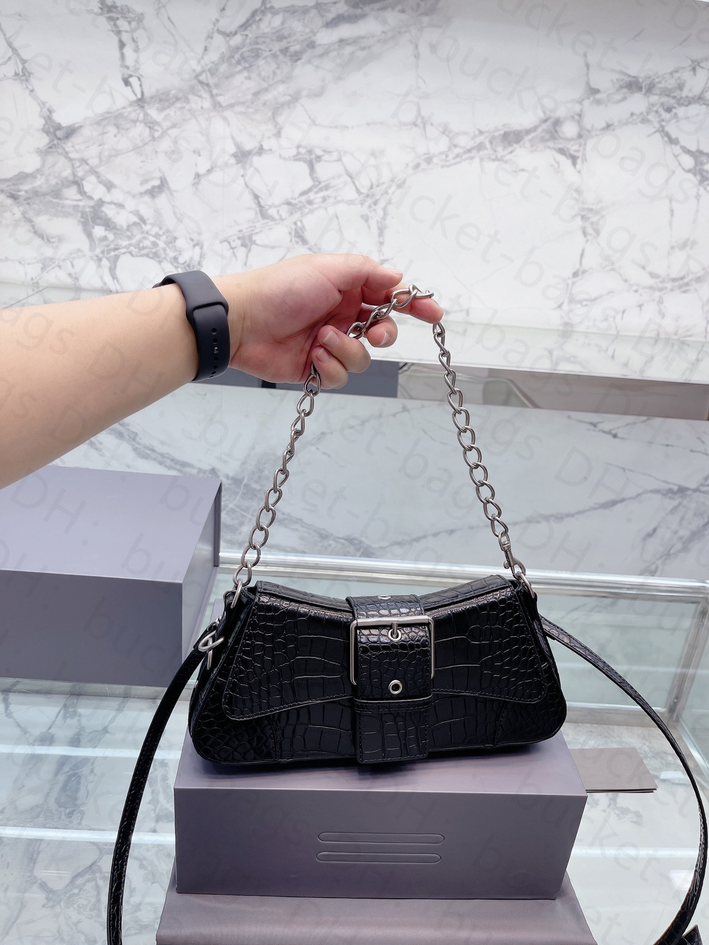 Designer bag Women Bags handbag shopping Shoulder bags Fashion Crocodile Embossing tote Chain Cross Body Half Moon Luxury Leather Classic Retro Purse wallets
Designer bag Women Bags handbag shopping Shoulder bags Fashion Crocodile Embossing tote Chain Cross Body Half Moon Luxury Leather Classic Retro Purse wallets
