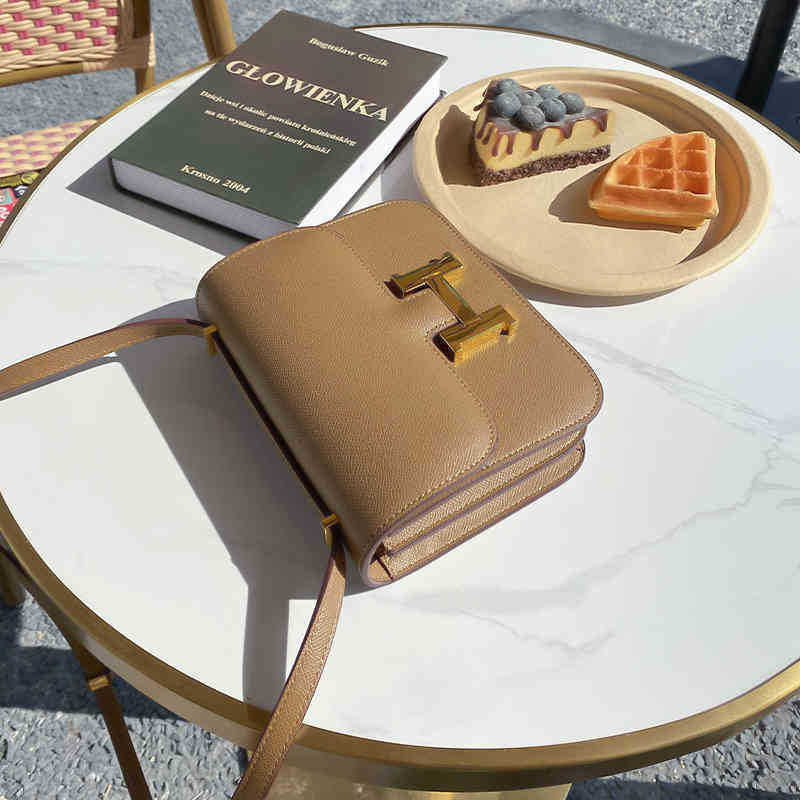 Bags herme constancebag H-button bag Women's 2021 New Chaokan h Buckle Single Shoulder Stewardess Advanced Messenger Tofu Bag, White (23 cm)
Bags herme constancebag H-button bag Women's 2021 New Chaokan h Buckle Single Shoulder Stewardess Advanced Messenger Tofu Bag, White (23 cm)