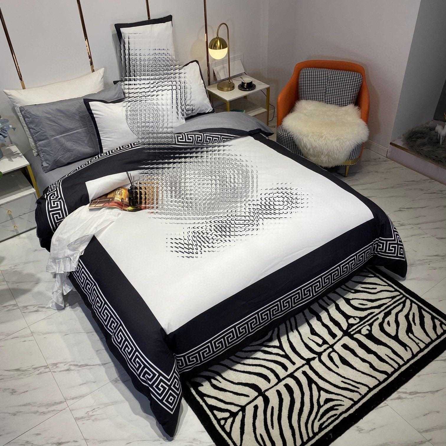 Designer King Size Bedding Sets 4pcs/set Printed Silk Queen Duvet Cover Bed Sheet Fashion Pillowcases High Quality
