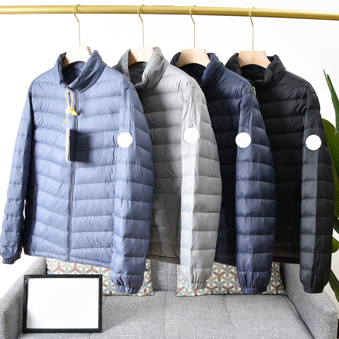 Maya Designer Men' Down jacket Embroidered badge winter jacks Warm puffer jacks size M/L/XL/XXL/XXXL, Supplement (not shipped separately)
Maya Designer Men' Down jacket Embroidered badge winter jacks Warm puffer jacks size M/L/XL/XXL/XXXL, Supplement (not shipped separately)