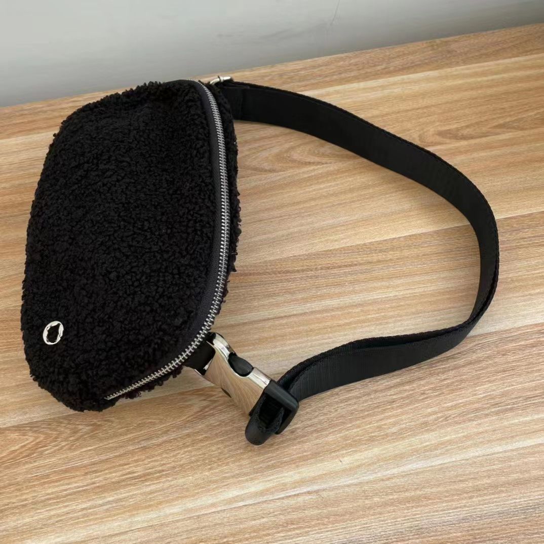 2022 Fashion Winter fleece Yoga bag everywhere waist bag fanny pack designer classic chest bumbag nylon women men shoulder belt bags, Color
2022 Fashion Winter fleece Yoga bag everywhere waist bag fanny pack designer classic chest bumbag nylon women men shoulder belt bags, Color