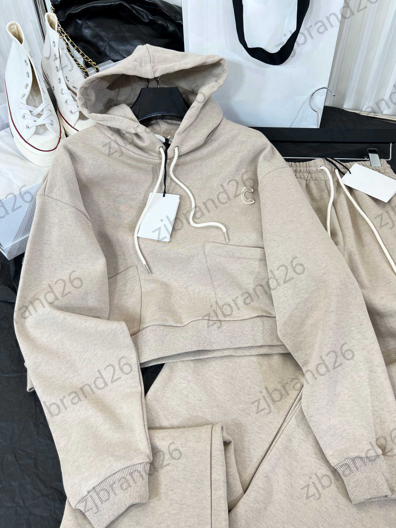 Tracksuites Womens Two Piece Pants Letter Logo Drop Shoulder Style Pockets Hoodies Tops Collocation Straight Mop The Floor Trouserss Designer Tracksuit, Extra shipping
Tracksuites Womens Two Piece Pants Letter Logo Drop Shoulder Style Pockets Hoodies Tops Collocation Straight Mop The Floor Trouserss Designer Tracksuit, Extra shipping
