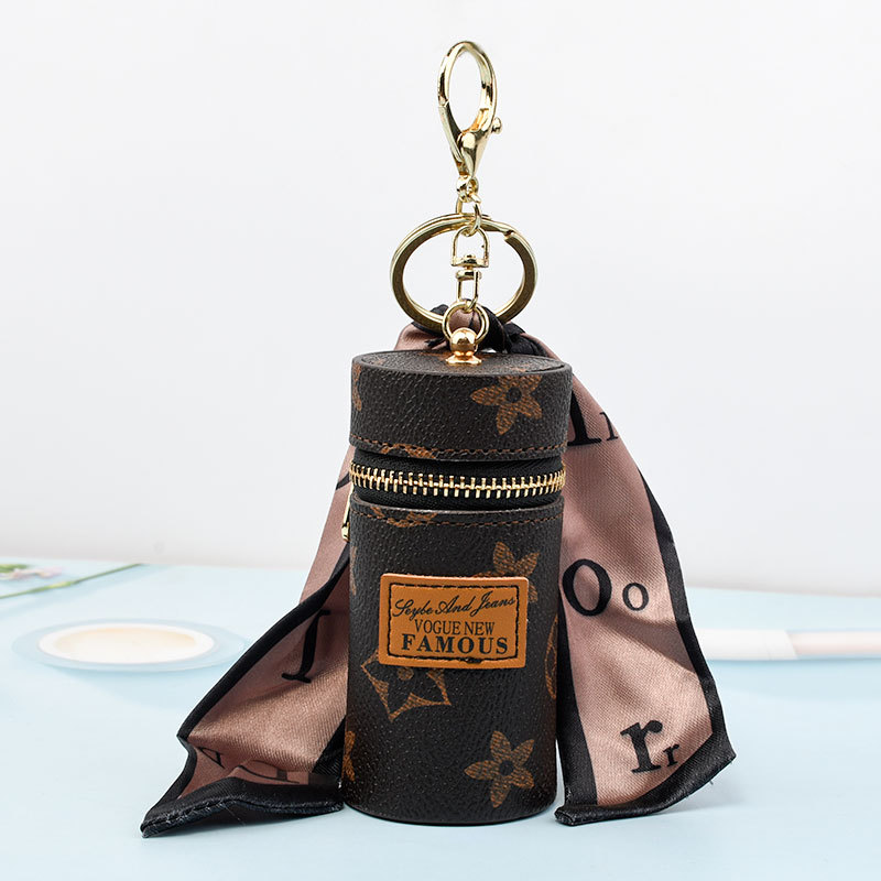 Designer Letter Bag Keychains Rings Silk Scarf Lipstick Holder Key Chains Fashion PU Leather Purse Pendant Car Keyrings Charm Brown Flower Trinkets Gifts for Women
Designer Letter Bag Keychains Rings Silk Scarf Lipstick Holder Key Chains Fashion PU Leather Purse Pendant Car Keyrings Charm Brown Flower Trinkets Gifts for Women
