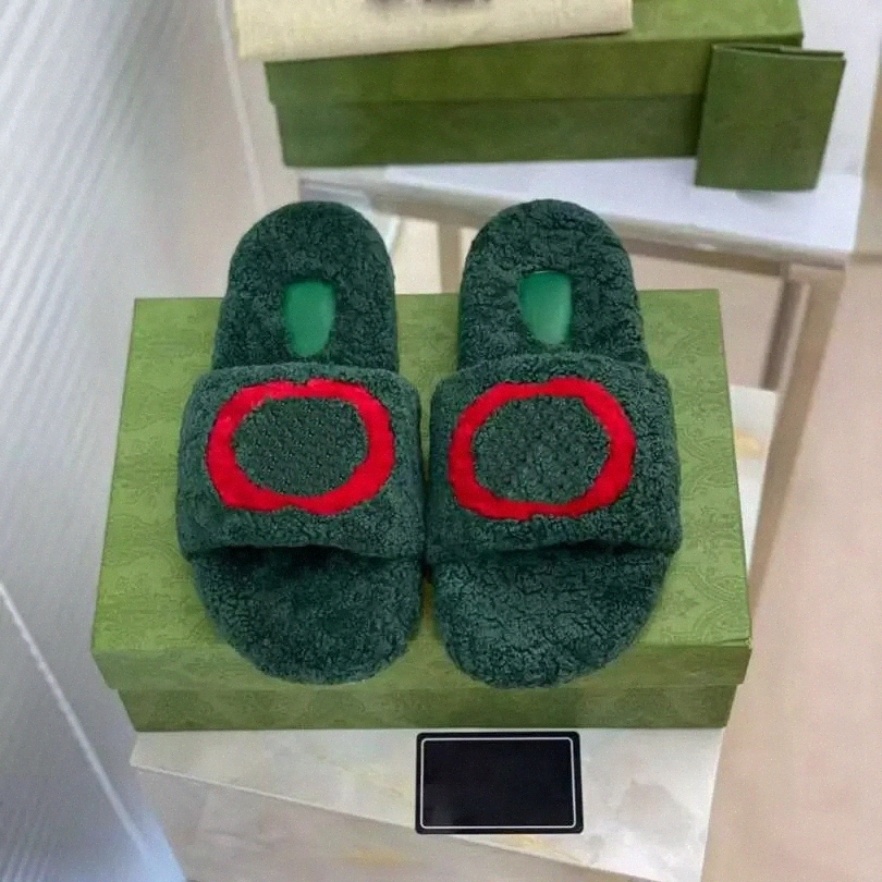 Women Fur Slippers Slide Sandal Wool Designer Thick Bottom Light Brown merino wool slides Fashion Apartment Flat Muller Heel slipper Winter Sexy Mulle w24E#
Women Fur Slippers Slide Sandal Wool Designer Thick Bottom Light Brown merino wool slides Fashion Apartment Flat Muller Heel slipper Winter Sexy Mulle w24E#