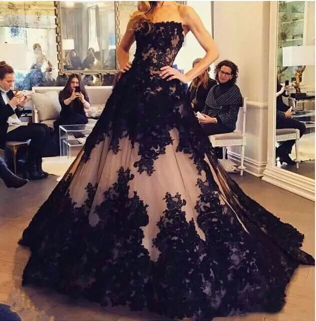 Appliques Ball Lace Gown Evening Dress Strapless Sleeveless Black And Nude Prom Gowns Vestido Largo De Fiesta S 0914