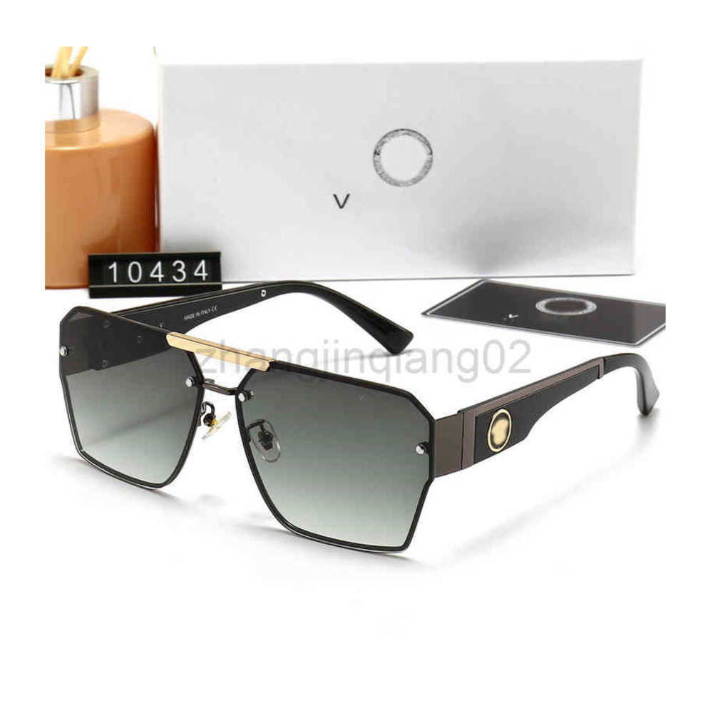 Designer Versage Sunglasses Cycle Luxurious Fashion Woman Mens Trend Personalized Metal Vintage Baseball Summer Winter Sport Sun Glasses
Designer Versage Sunglasses Cycle Luxurious Fashion Woman Mens Trend Personalized Metal Vintage Baseball Summer Winter Sport Sun Glasses