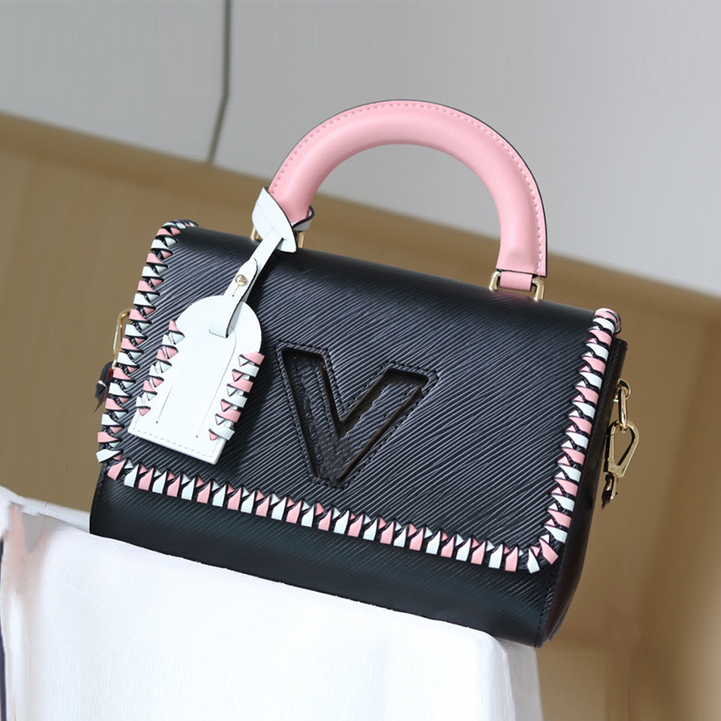 Retro cowhide woven ladies shoulder bag fashion flip handbag designer multifunctional large capacity classic messenger bag., Black
Retro cowhide woven ladies shoulder bag fashion flip handbag designer multifunctional large capacity classic messenger bag., Black