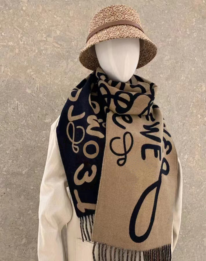 Scarves Luxury Winter for Ladies and men Designer Letter Graffiti Style Mens High-end Scarf Fashion Women Wool Print tassels Shawls
Scarves Luxury Winter for Ladies and men Designer Letter Graffiti Style Mens High-end Scarf Fashion Women Wool Print tassels Shawls