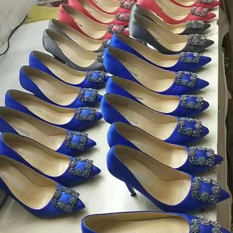Designer Luxury 2023 Women's Shoes Red Pumps High Heels Sexy Pointed Toes Top Quality Wedding Dress Naked Black Shine Sizes 34-43, Fuchsia
Designer Luxury 2023 Women's Shoes Red Pumps High Heels Sexy Pointed Toes Top Quality Wedding Dress Naked Black Shine Sizes 34-43, Fuchsia
