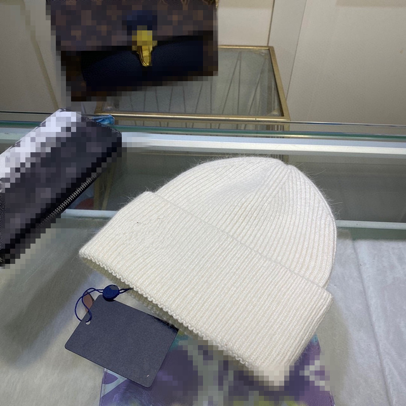 Classic designer autumn winter beanie hats hot style men and women fashion universal knitted cap autumn wool outdoor warm skull caps
Classic designer autumn winter beanie hats hot style men and women fashion universal knitted cap autumn wool outdoor warm skull caps