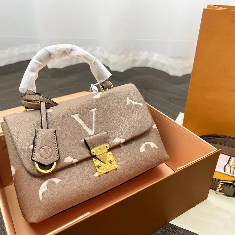 Luxury Designers Bags women handbag shoulder bag lady wallet simple versatile Leisure metal letter leather solid leather Postman handbags style 8796