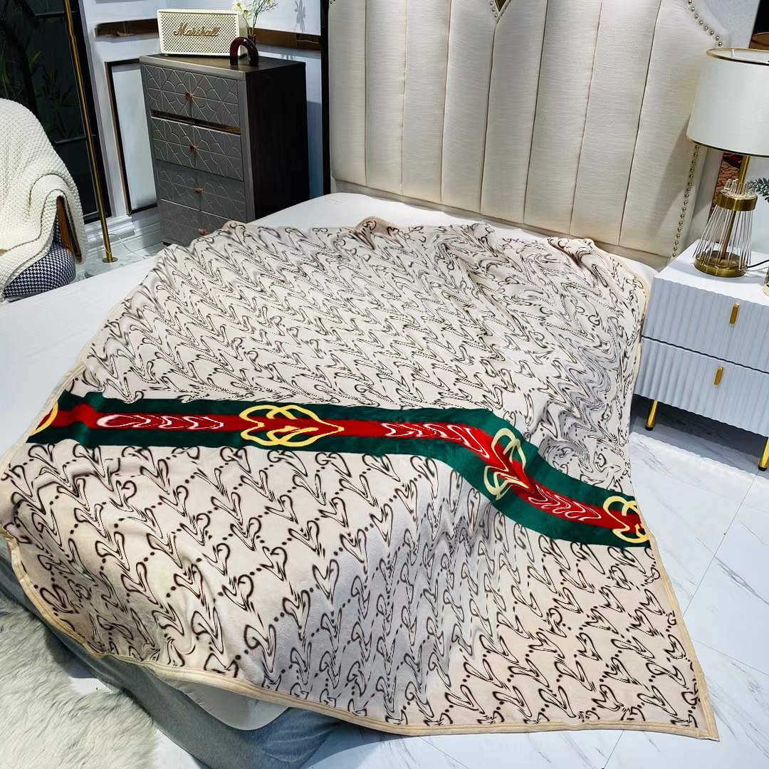 Bedding sets Letter Designer Blanket Classic Design Delicate Air Conditioning Car Bath Towel Soft Winter Fleece Shawl Throw Blankets HT1637, White
Bedding sets Letter Designer Blanket Classic Design Delicate Air Conditioning Car Bath Towel Soft Winter Fleece Shawl Throw Blankets HT1637, White