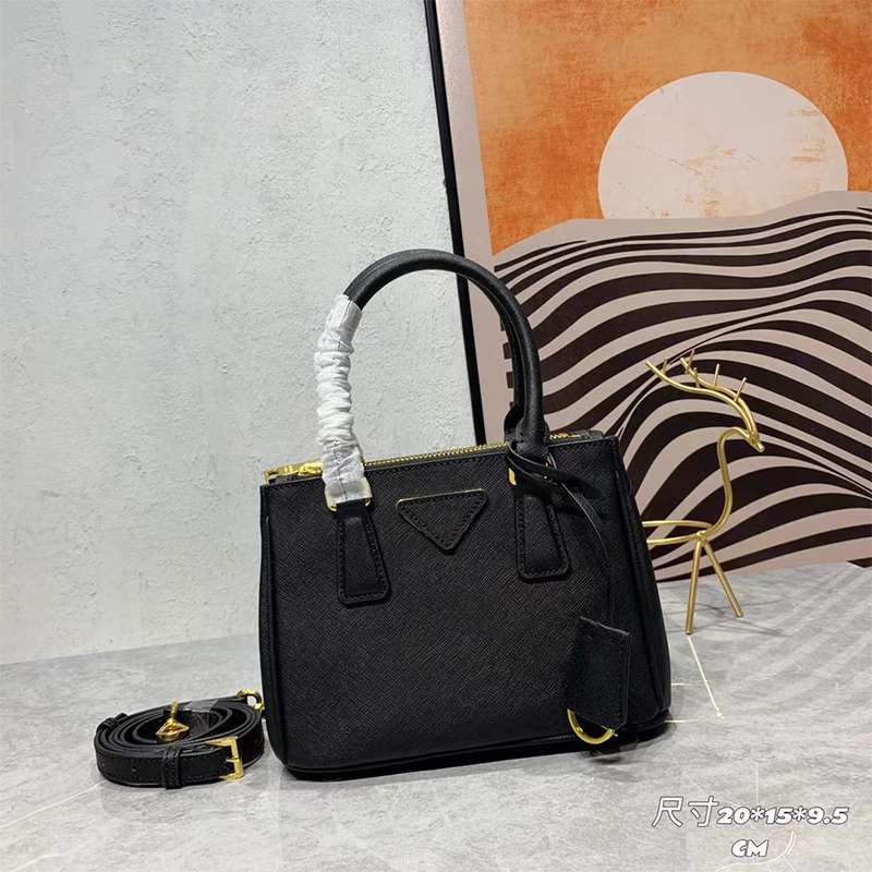 Woman designer tote bag leather Handbag chain bags Scarf Charm Killer package golden metal letter logo Equipped with A removable shoulder strap cross body bag, Customize
Woman designer tote bag leather Handbag chain bags Scarf Charm Killer package golden metal letter logo Equipped with A removable shoulder strap cross body bag, Customize