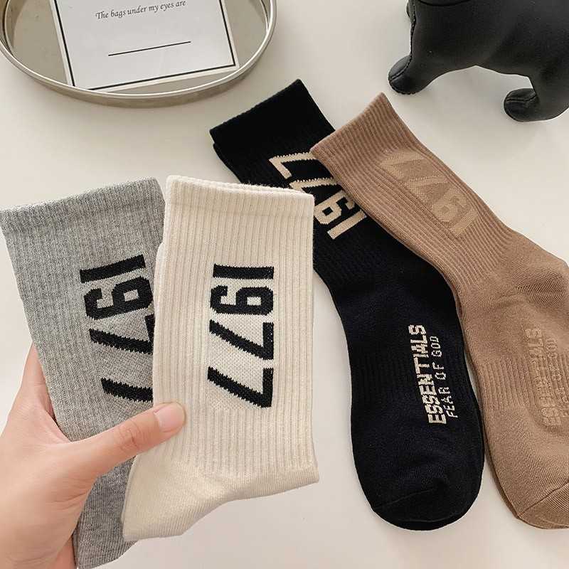 Socks Hosiery Solid Cotton Children's Middle Tube Sports Casual Street Men's Autumn and Winter Fashion Brand Lovers S, Brown
Socks Hosiery Solid Cotton Children's Middle Tube Sports Casual Street Men's Autumn and Winter Fashion Brand Lovers S, Brown