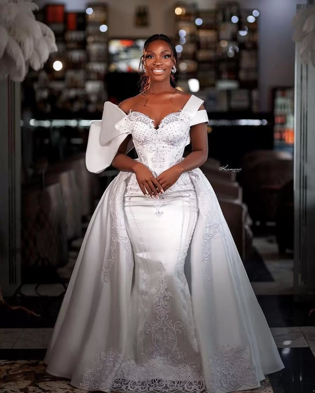 Mermaid Wedding Dresses Bridal Gown with Overskirt One Shoulder Strap Beaded Lace Applique Satin Beach Ruffles Custom Made Vestidos De Novia Plus Size