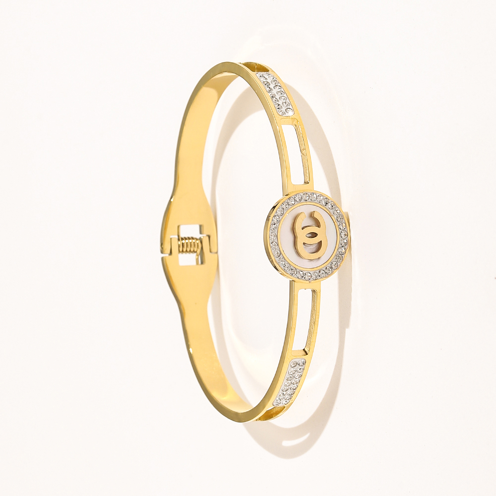 Luxury Brand Designers Letters Bracelets Bangle Bangles 18K Gold Plated Stainless Steel Rhinestone Crystal Letter Wristband Cuff For Famous Women Jewelry Gifts
Luxury Brand Designers Letters Bracelets Bangle Bangles 18K Gold Plated Stainless Steel Rhinestone Crystal Letter Wristband Cuff For Famous Women Jewelry Gifts