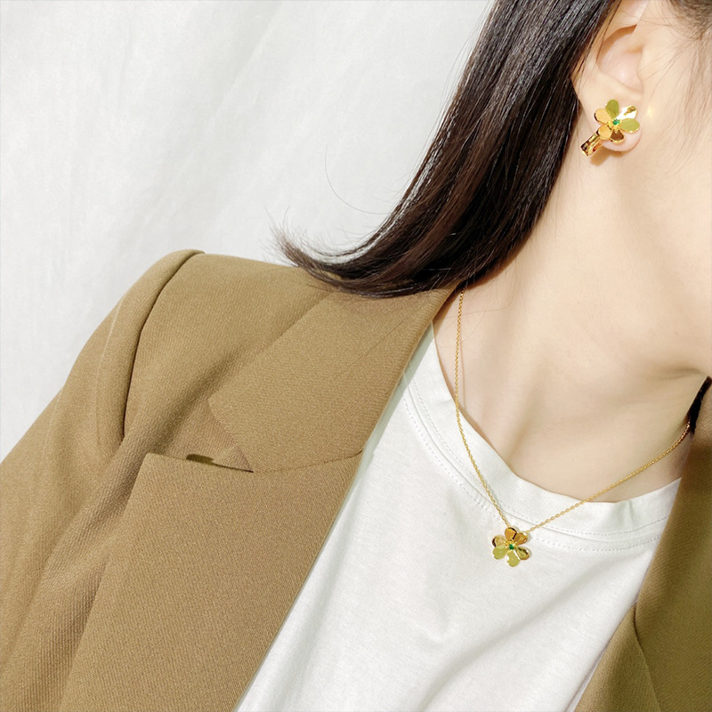 New arrive Mini 3 clover necklace for women simple small lucky grass clavicle chain set gift