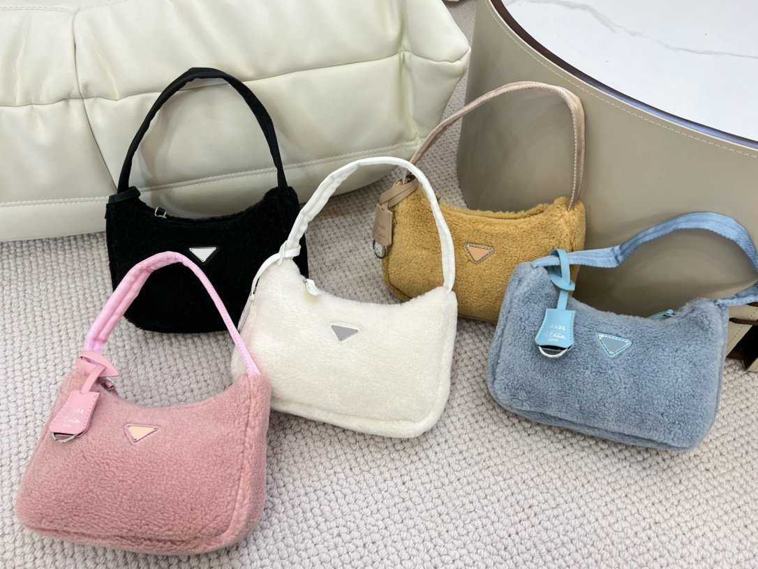 designer Bags hobo 2005 with gift box Fluffy Soft A Variety Of Choices Handbags Shoulder Bags Famous Brand Designer, Do not buy this option
designer Bags hobo 2005 with gift box Fluffy Soft A Variety Of Choices Handbags Shoulder Bags Famous Brand Designer, Do not buy this option