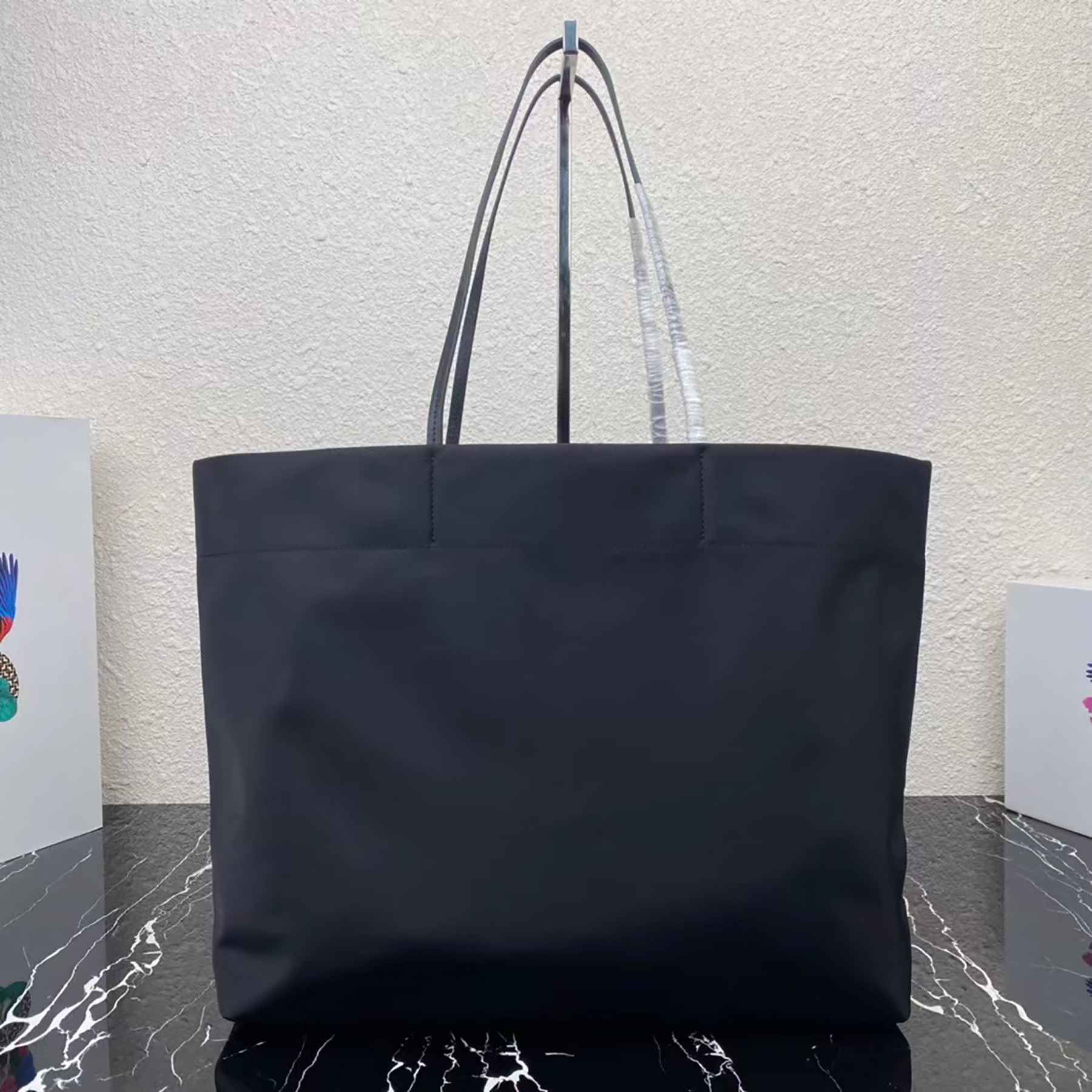 Re Nylon Saffiano Leather Tote Bag Enameled Metal Triangle Logo Print Lining Zipper Pocket Luxury Designer Shopping Handbags Travel Shoulder Bags Large Capacity, Customize
Re Nylon Saffiano Leather Tote Bag Enameled Metal Triangle Logo Print Lining Zipper Pocket Luxury Designer Shopping Handbags Travel Shoulder Bags Large Capacity, Customize