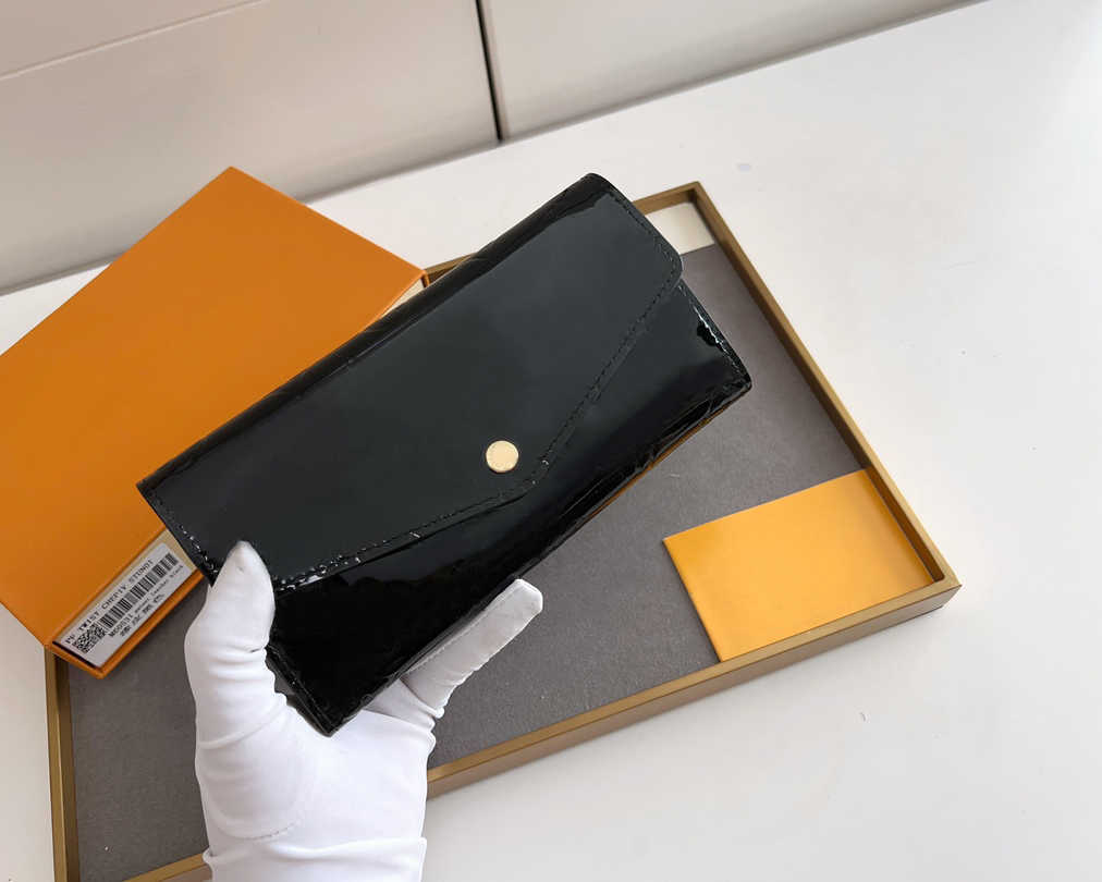 Wallets Fashion Designers Zippy WALLET Luxury Mens Women Patent Leather Monograms Classic Coin Purse Card Holder Clutch With, Embossed monograms
Wallets Fashion Designers Zippy WALLET Luxury Mens Women Patent Leather Monograms Classic Coin Purse Card Holder Clutch With, Embossed monograms
