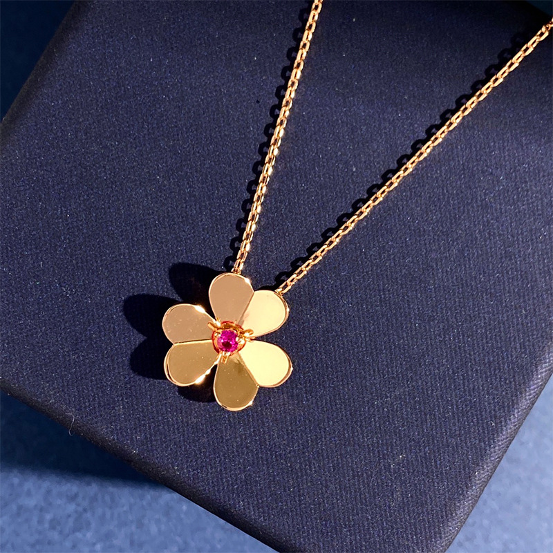 New arrive Mini 3 clover necklace for women simple small lucky grass clavicle chain set gift