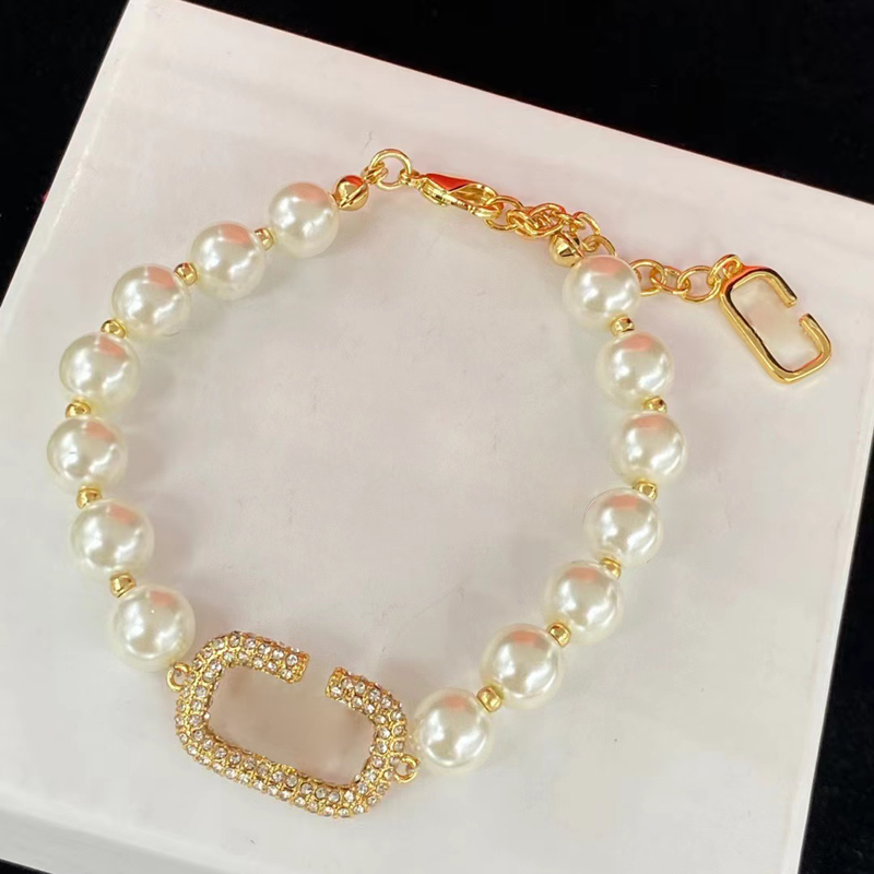 Luxury Jewelry Copper Bracelet European and American Girl 18K Gold Plated Lobster Claw Clasp For Woman Wedding Engagement Bangle Chain Birthday Party Gift
Luxury Jewelry Copper Bracelet European and American Girl 18K Gold Plated Lobster Claw Clasp For Woman Wedding Engagement Bangle Chain Birthday Party Gift