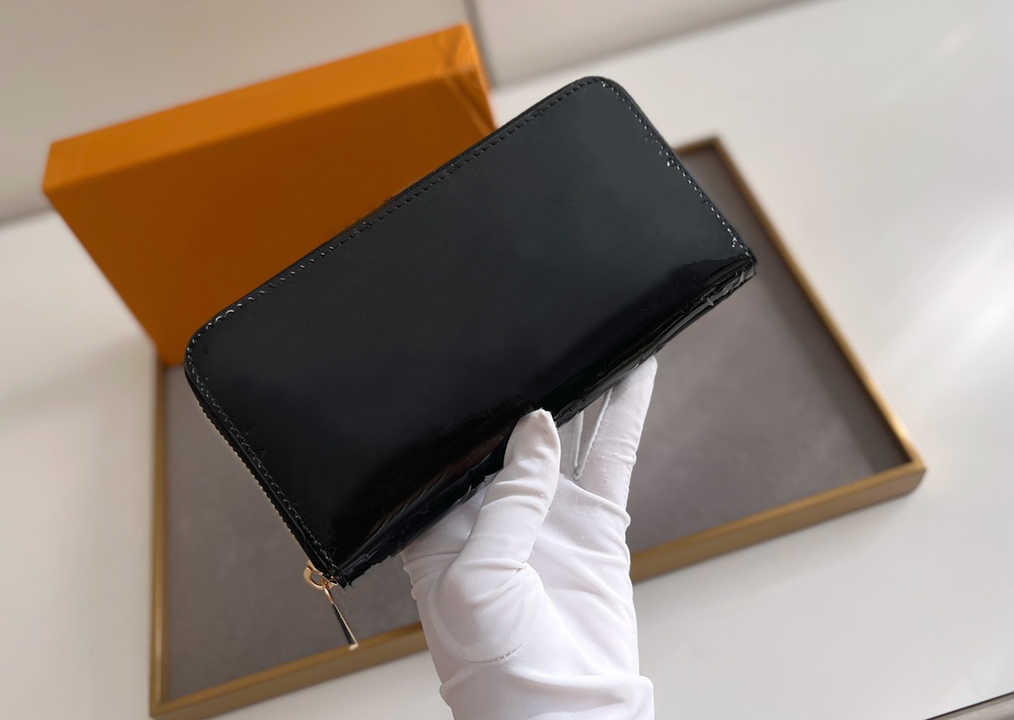 Fashion Designers Zippy WALLET Luxury Mens Women Zipper Wallets High Quality Patent Leather Monograms Classic Coin Purse Card Holder Clutch
Fashion Designers Zippy WALLET Luxury Mens Women Zipper Wallets High Quality Patent Leather Monograms Classic Coin Purse Card Holder Clutch