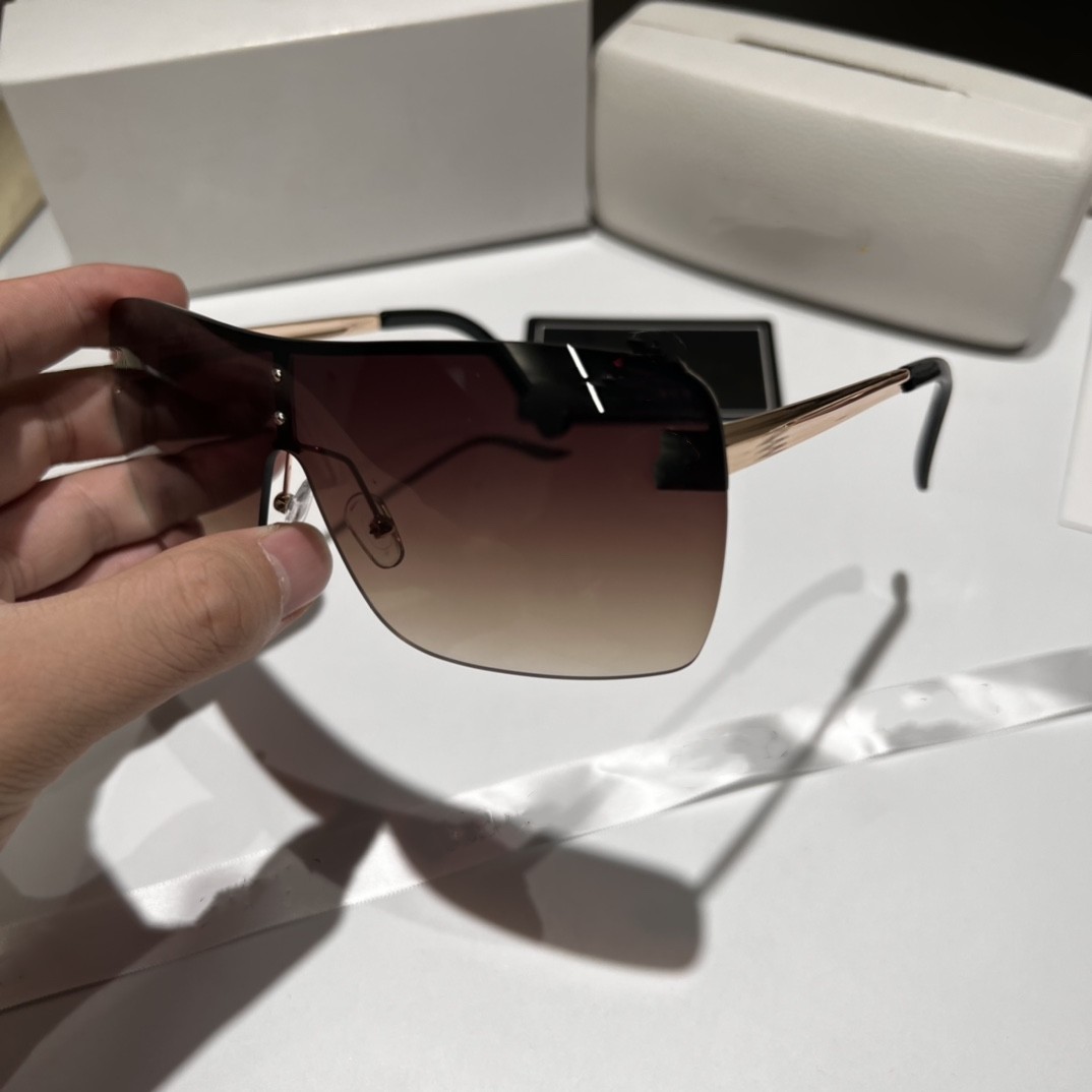 Sunglasses For Women and Men Summer style Anti-Ultraviolet Retro Plate Square Full frame black gold Gradient grey lens fashion Eyeglasses Random Box8840
Sunglasses For Women and Men Summer style Anti-Ultraviolet Retro Plate Square Full frame black gold Gradient grey lens fashion Eyeglasses Random Box8840