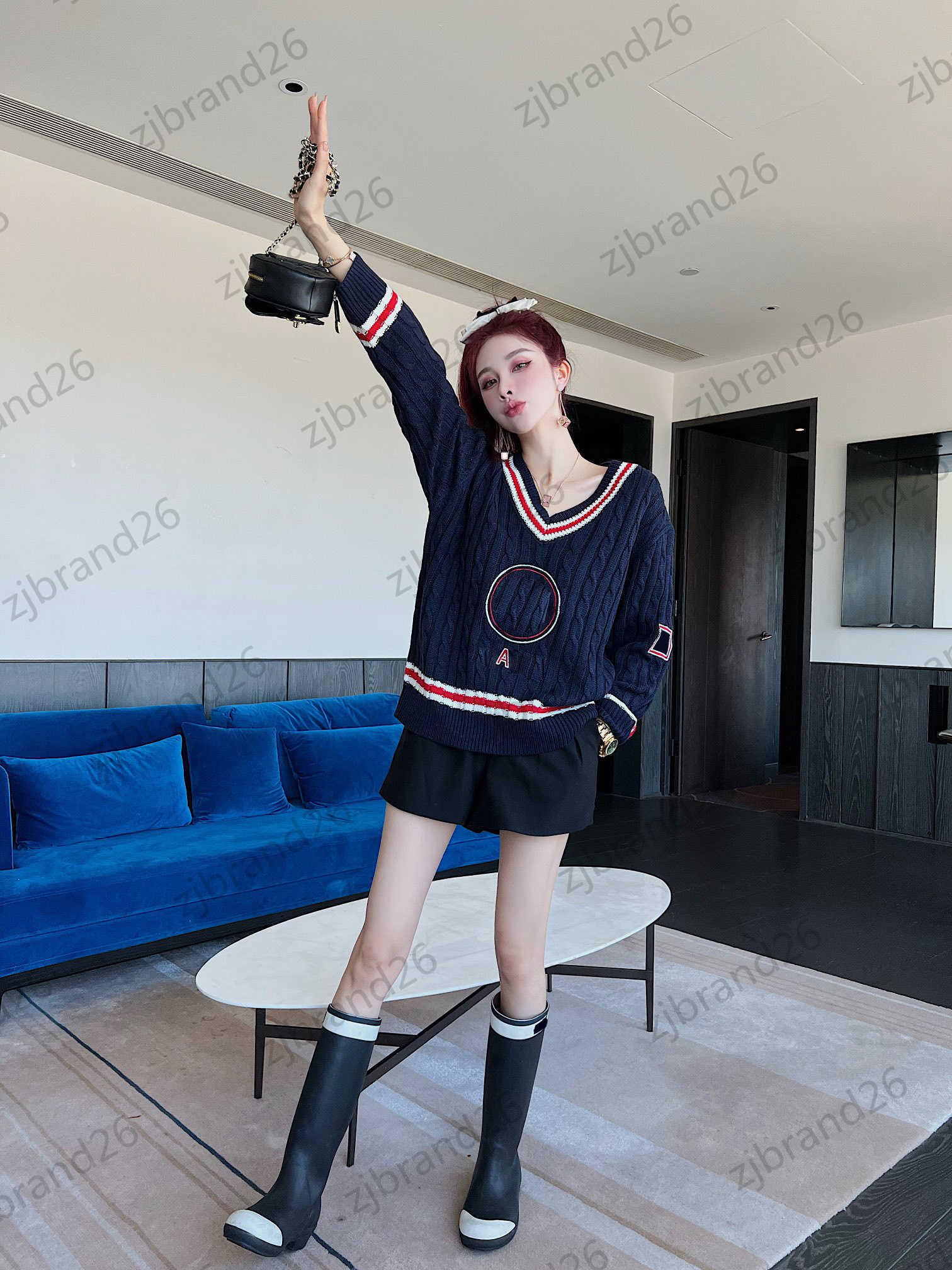 Brand Sweaters Womens Sweater Designer Circular Stripes Letter Logo Printed Knitwear Spiral V-neck Pullover Sweater Simple Fashion Versatile Women Clothing
Brand Sweaters Womens Sweater Designer Circular Stripes Letter Logo Printed Knitwear Spiral V-neck Pullover Sweater Simple Fashion Versatile Women Clothing