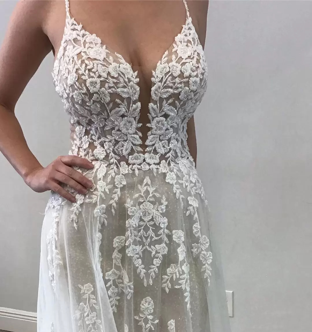 Boho Beach A-Line Lace Wedding Dress Sleeveless Sexy Backless Spaghetti Straps Bridal Gowns 2023 Beaded Charming Summer Bohemian Robe De Marriage