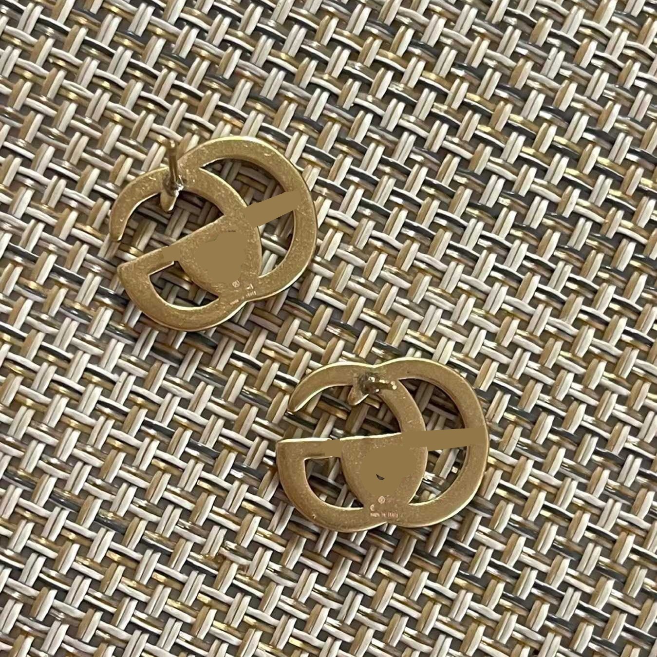 Hip hop simple tiny small stud dangle letter pearl drop earrings girl women men boy gold brass love wedding charm hoop S925 stamp silver Needle earring
Hip hop simple tiny small stud dangle letter pearl drop earrings girl women men boy gold brass love wedding charm hoop S925 stamp silver Needle earring