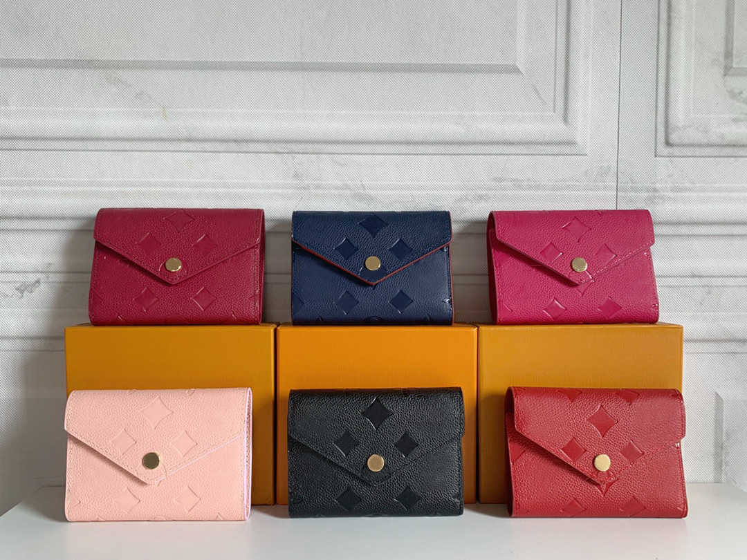 Fashion Designers Zippy WALLET Mens Womens leather Zipper Wallets High Quality Flowers Coin Purse Handbags Empreinte Card Holder Clutch With, Embossed monograms
Fashion Designers Zippy WALLET Mens Womens leather Zipper Wallets High Quality Flowers Coin Purse Handbags Empreinte Card Holder Clutch With, Embossed monograms