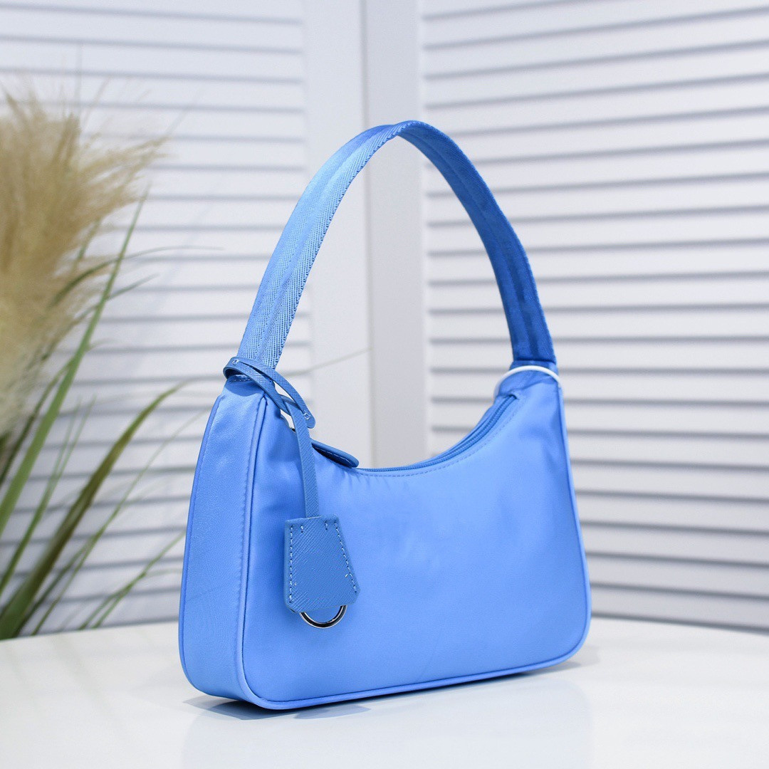 2023 Highs quality Re-edition Designer bags 2000 Nylon leather Shoulder bags Women Crossbody messenger Handbag Evening Totes purse whol, Fashion handbags
2023 Highs quality Re-edition Designer bags 2000 Nylon leather Shoulder bags Women Crossbody messenger Handbag Evening Totes purse whol, Fashion handbags