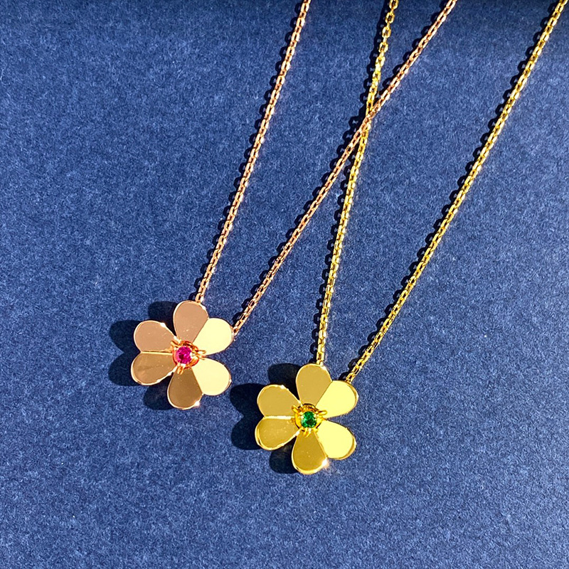 New arrive Mini 3 clover necklace for women simple small lucky grass clavicle chain set gift