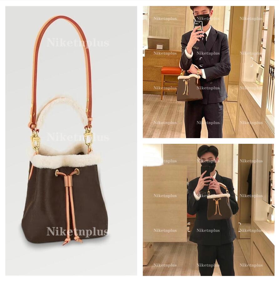 22 Autumn/Winter series Neonoe BB Bucket Bag cream colored shearling handbag designer luxury women shoulder crossbody bags M46319, 01
22 Autumn/Winter series Neonoe BB Bucket Bag cream colored shearling handbag designer luxury women shoulder crossbody bags M46319, 01