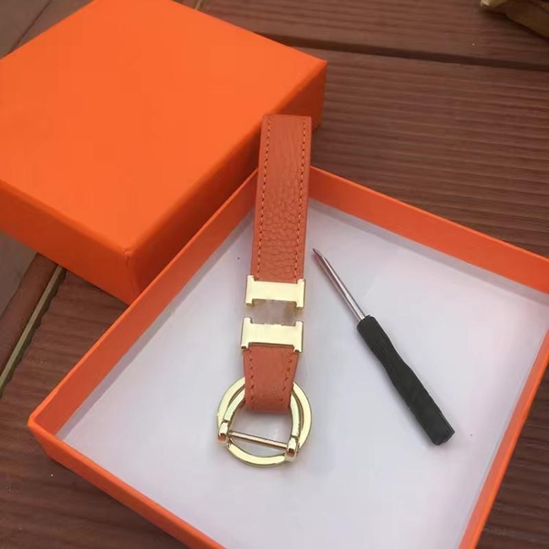 2022 High Quality Keychain Luxury Designer Brand Key Chain Men Car Keyring Women Buckle Keychains Bags Pendant D22052703CY
2022 High Quality Keychain Luxury Designer Brand Key Chain Men Car Keyring Women Buckle Keychains Bags Pendant D22052703CY