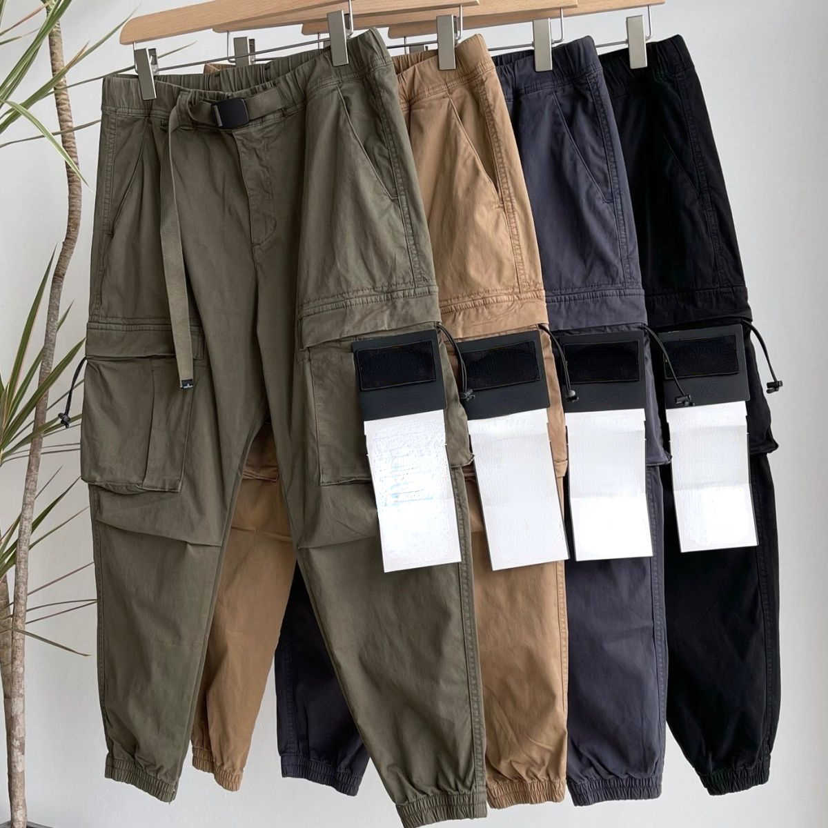 Oversized mens pants Outdoor sports overalls Designer trousers men women hip-hop loose trousers Multi functional sweatpants, Stone-2
Oversized mens pants Outdoor sports overalls Designer trousers men women hip-hop loose trousers Multi functional sweatpants, Stone-2