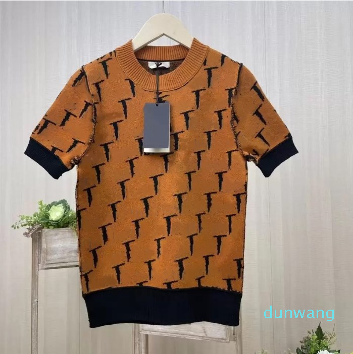 Top Quality 2022 Designer Luxury Women' Tee Fashion Soft Knit Full Short Sleeve Top T-Shirt, Brown
Top Quality 2022 Designer Luxury Women' Tee Fashion Soft Knit Full Short Sleeve Top T-Shirt, Brown