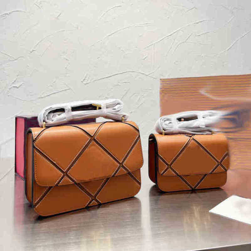 Torys Shoulder Bag Leather Luxury Designer Splicing Crossbody Female Purses Trendy Print Handbag Wallets 220818, Brown
Torys Shoulder Bag Leather Luxury Designer Splicing Crossbody Female Purses Trendy Print Handbag Wallets 220818, Brown
