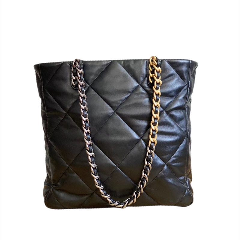 7A New Top Women's Shoulder Bag Designer Luxury 22B Leather 19 Large Capacity Tote Portable Soft Classic Fashion Brand AS3519 Rhombus Original Chains Reproduction, Black
7A New Top Women's Shoulder Bag Designer Luxury 22B Leather 19 Large Capacity Tote Portable Soft Classic Fashion Brand AS3519 Rhombus Original Chains Reproduction, Black