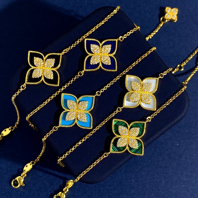 Italy Brand Clover Designer Charm Bracelets 18K Gold Shining Bling Crystal Diamond Sweet 4 Leaf Flower Bangle Love Bracelet Jewelry for Party Wedding