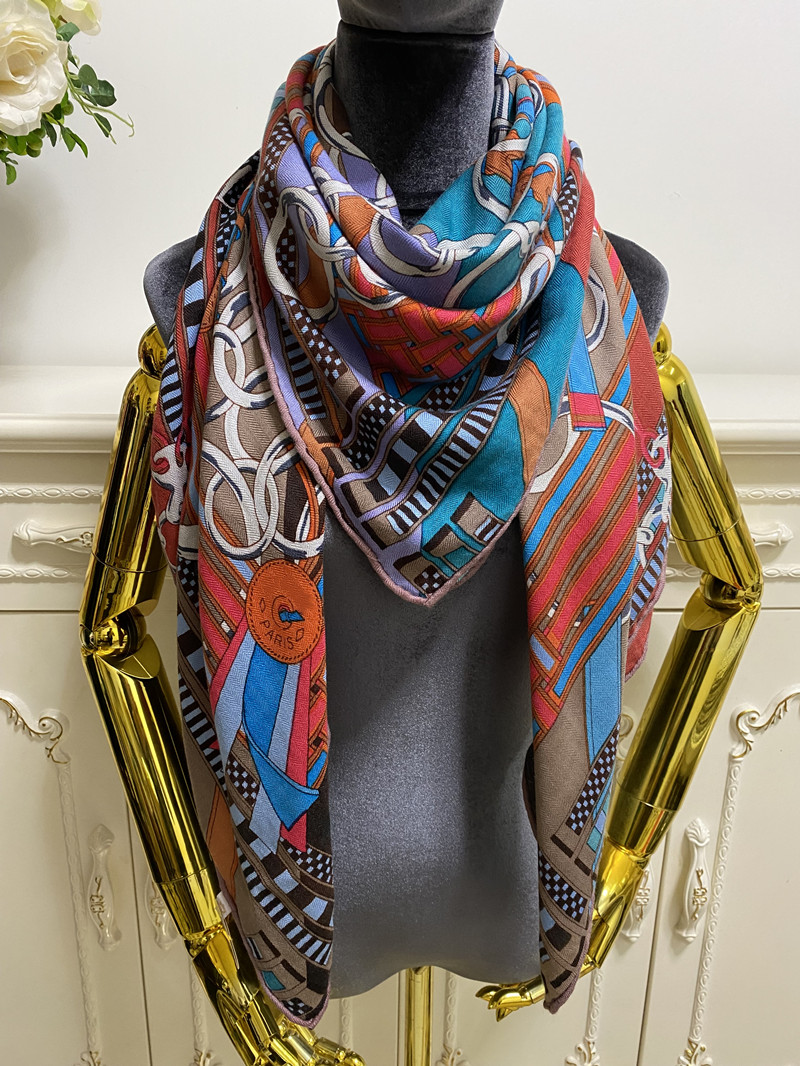Women's square scarves shawl 50 % silk 50% wool material pint pattern size 130cm - 130cm
Women's square scarves shawl 50 % silk 50% wool material pint pattern size 130cm - 130cm