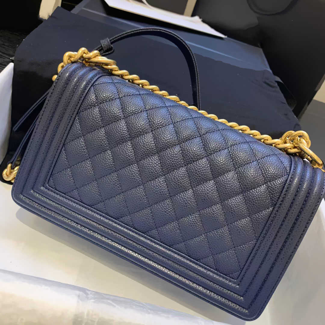 Luxury Designer Boy Bags Classic Chain Flap Quilted bags for women Calfskin Caviar Leather Shoulder Crossbody Handbags Purses Tote Lady, Red caviar
Luxury Designer Boy Bags Classic Chain Flap Quilted bags for women Calfskin Caviar Leather Shoulder Crossbody Handbags Purses Tote Lady, Red caviar