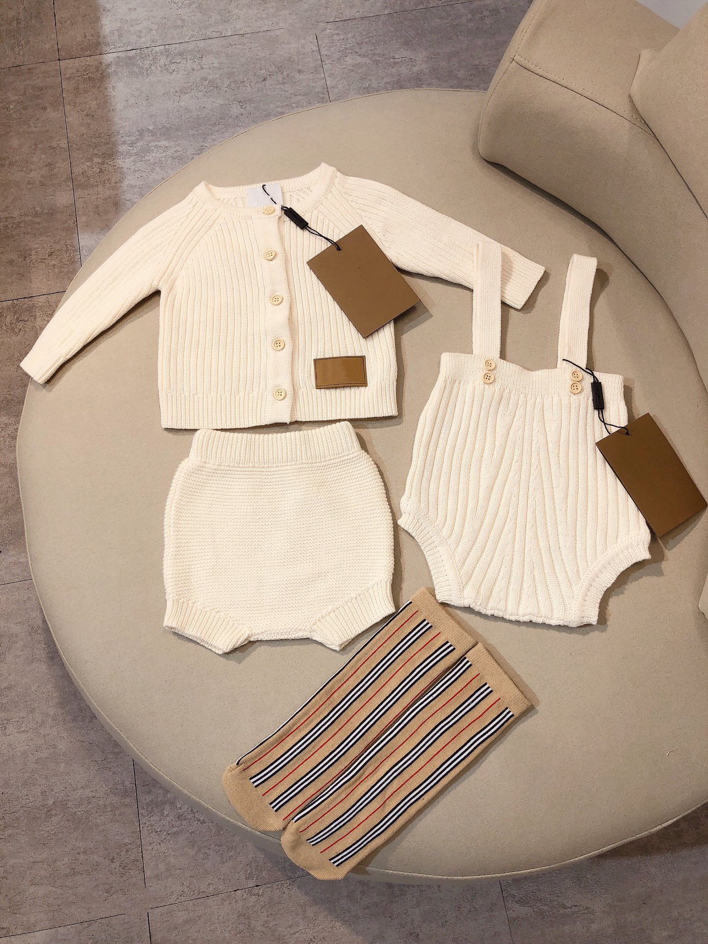 spring autumn Baby Girl Clothing Set 0-3Y infant knitted long Sleeve Top Bottom short sock 4PCS Children cardigan Girl clothes Sets, White
spring autumn Baby Girl Clothing Set 0-3Y infant knitted long Sleeve Top Bottom short sock 4PCS Children cardigan Girl clothes Sets, White