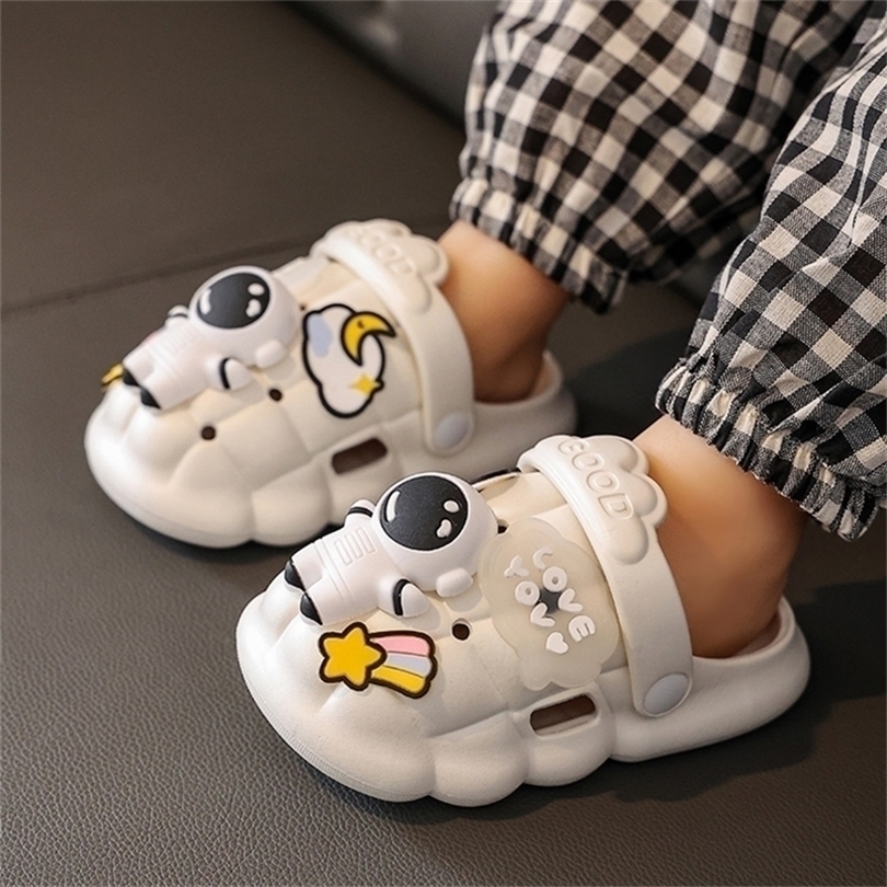 DIY Kids Women Men Spaceman Slipper for Children Beach Garden Shoes Boys Girls Couples Indoor Home Washroom Slides Slippers 220621