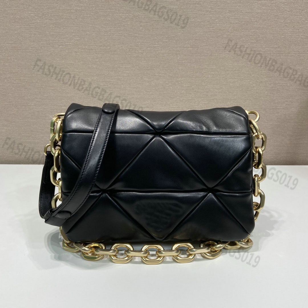 Designer Flap Bag System Nappa Patchwork Shoulderbag Ladies Crossbody Chains Bags Checkboard Stylish Handbag Leahter Strap Undearmbag Wallet Purse 1BD292 1BD328
Designer Flap Bag System Nappa Patchwork Shoulderbag Ladies Crossbody Chains Bags Checkboard Stylish Handbag Leahter Strap Undearmbag Wallet Purse 1BD292 1BD328