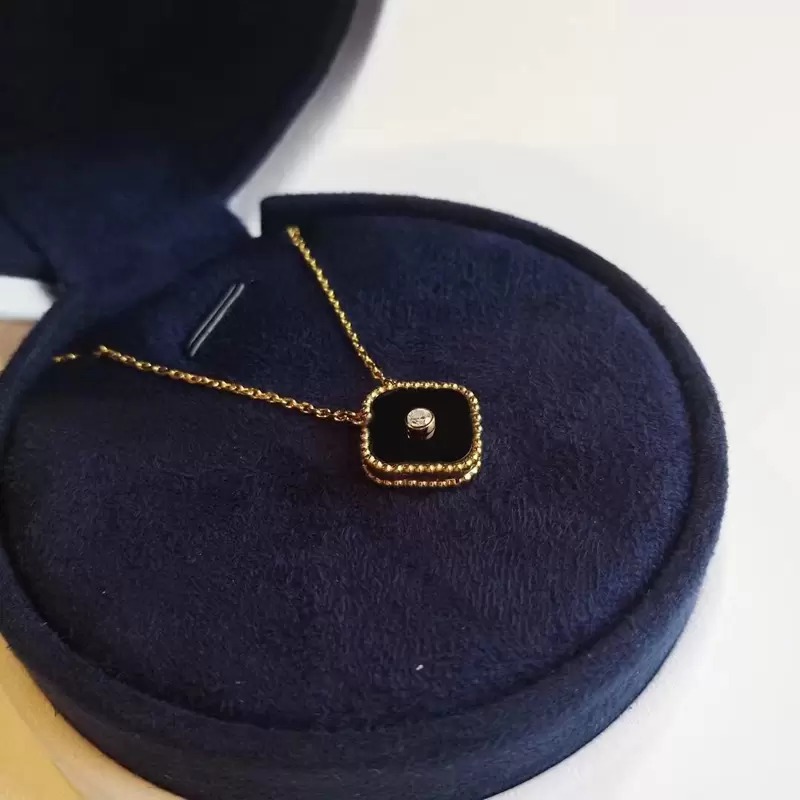 New 100% Silver Luxury Designer Necklace 4/Four Leaf Clover Pendants Necklaces Elegant Fashion 18K Gold Agate Mother of Pearl Women Girls Holiday Birthday Party Gifts
New 100% Silver Luxury Designer Necklace 4/Four Leaf Clover Pendants Necklaces Elegant Fashion 18K Gold Agate Mother of Pearl Women Girls Holiday Birthday Party Gifts