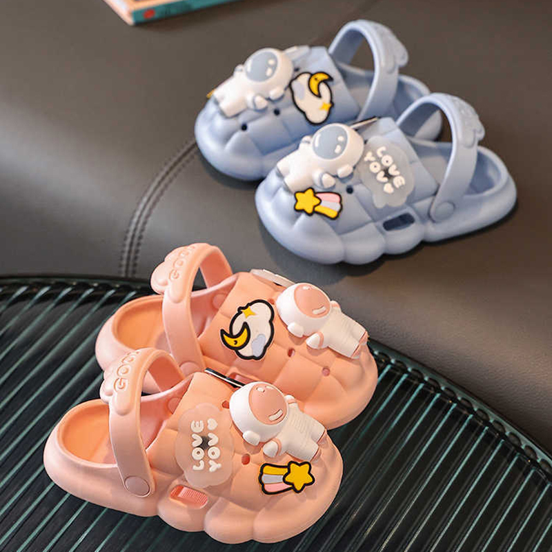 DIY Kids Women Men Spaceman Slipper for Children Beach Garden Shoes Boys Girls Couples Indoor Home Washroom Slides Slippers 220621
